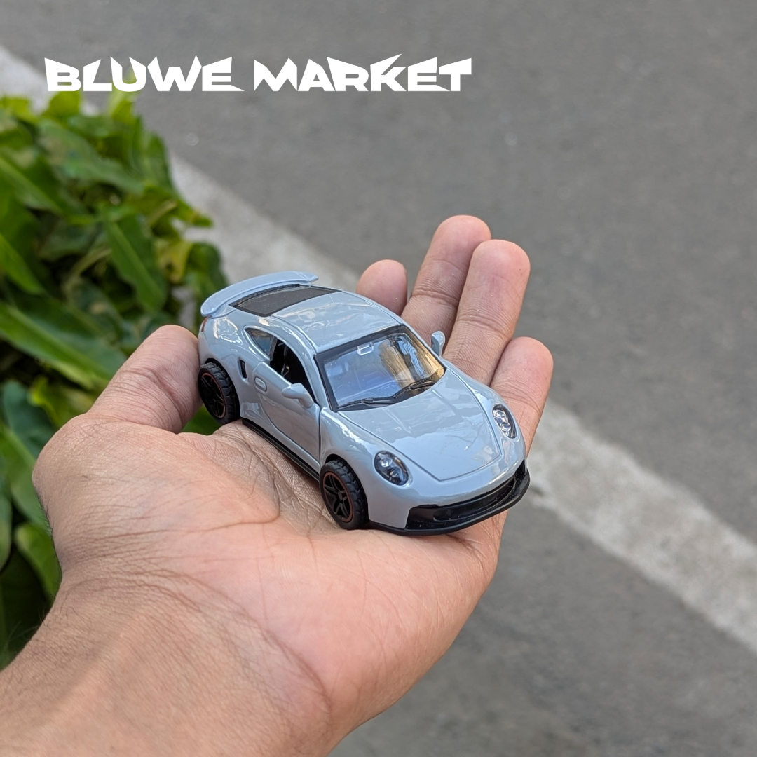 Porsche 911 1:43 Scale Diecast Car