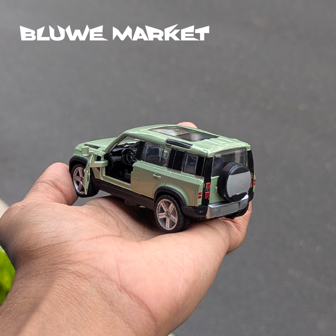 Defender 1:43 Scale Metal Diecast Car