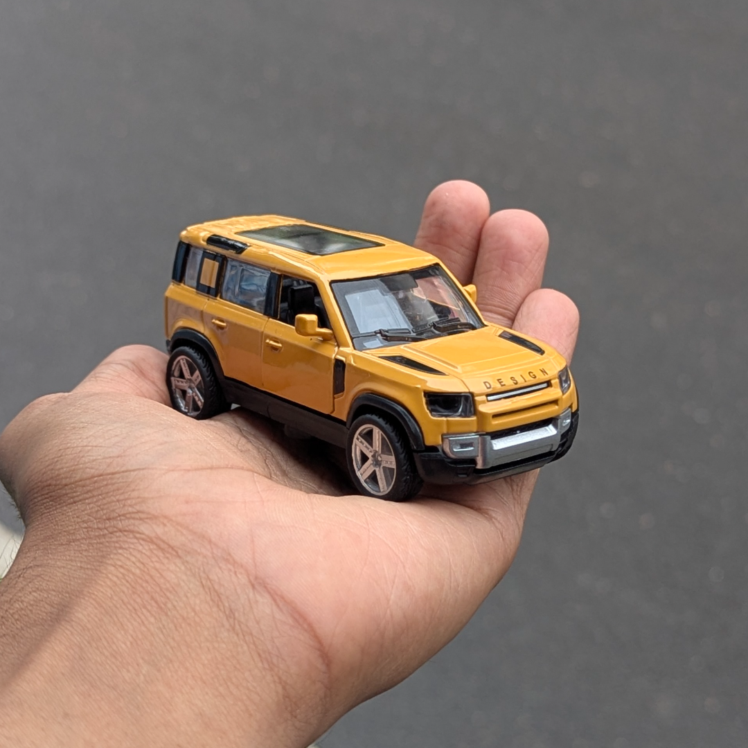 Defender 1:43 Scale Metal Diecast Car