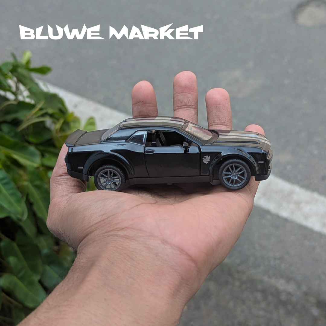 Dodge Hellcat 1:36 Scale Metal Diecast Car