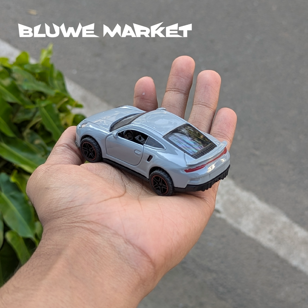 Porsche 911 1:43 Scale Diecast Car