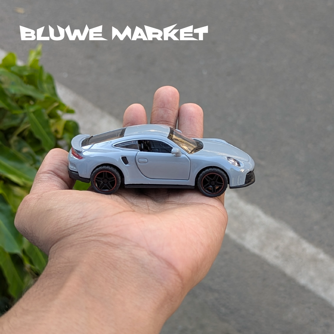 Porsche 911 1:43 Scale Diecast Car