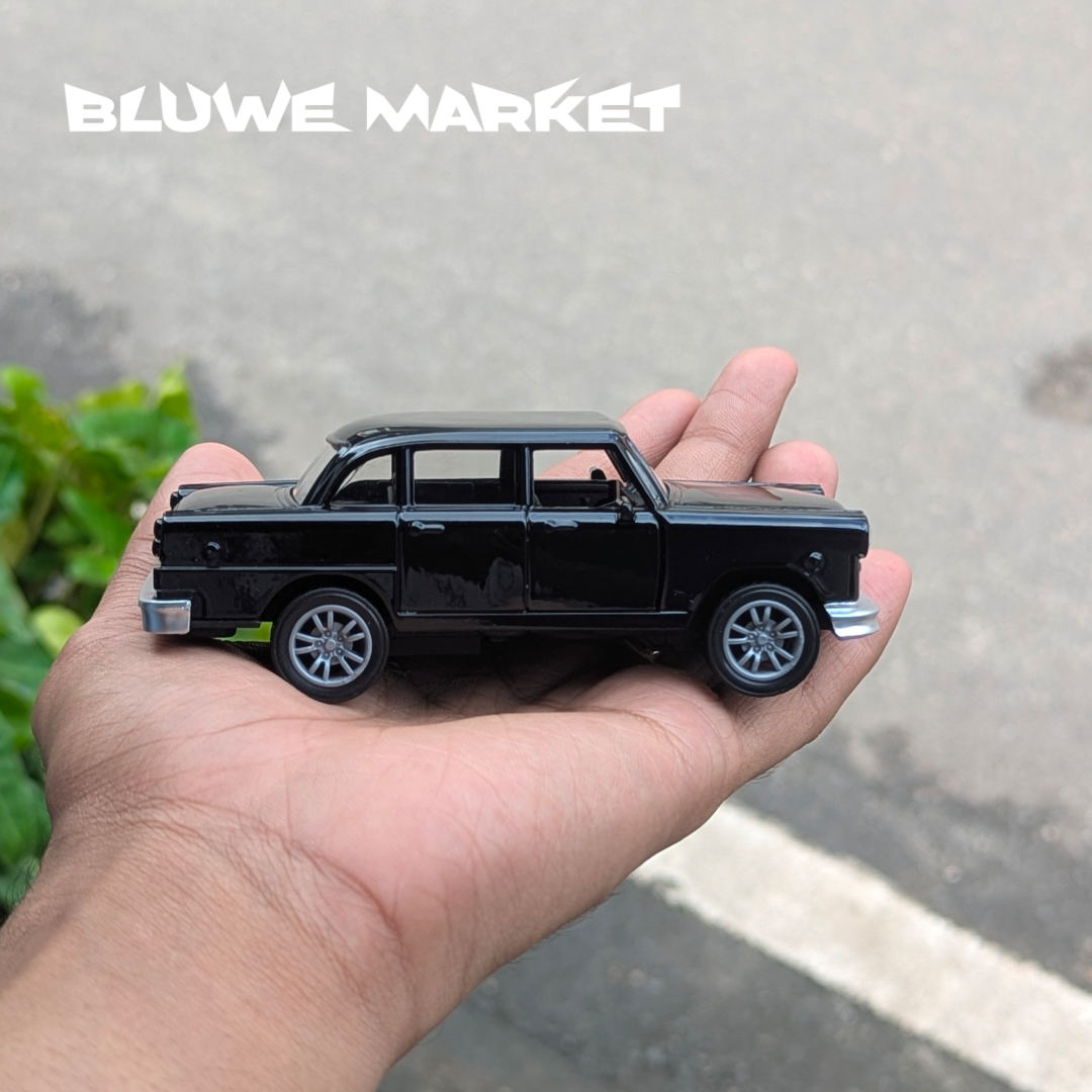 Vintage Mumbai Taxi Diecast Metal 1:36 Scale Car