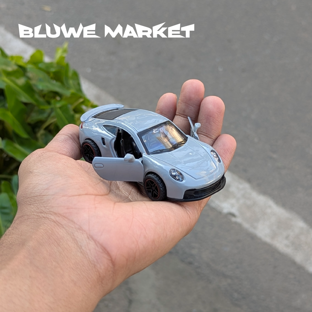 Porsche 911 1:43 Scale Diecast Car
