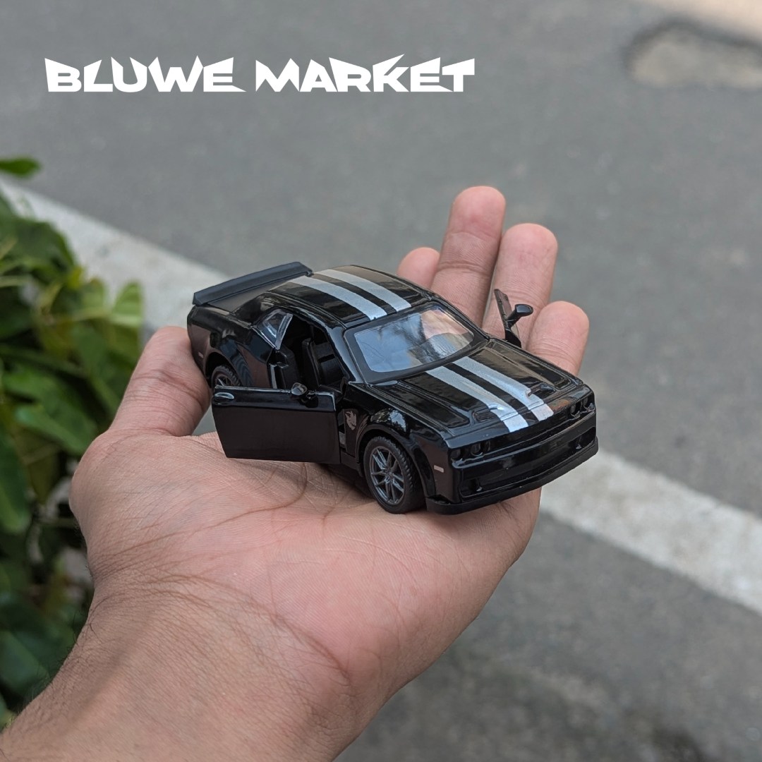 Dodge Hellcat 1:36 Scale Metal Diecast Car