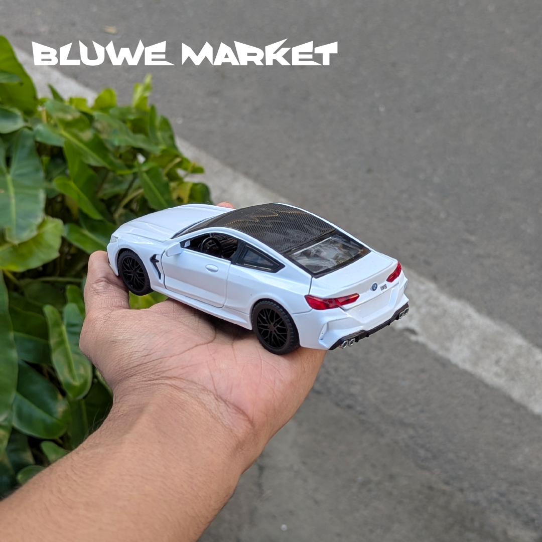 Bmw M8 Coupe 1:32 Scale Metal Diecast Car - White