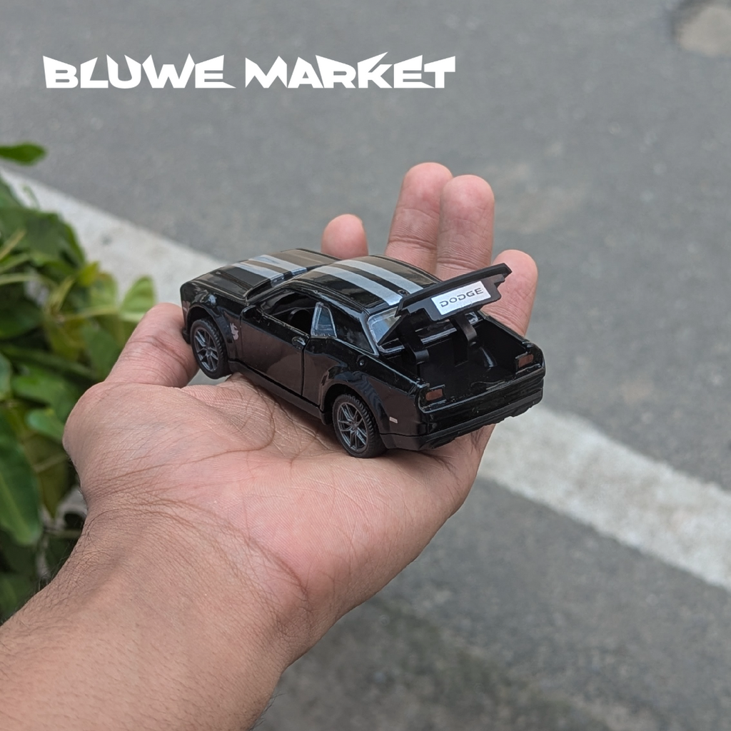 Dodge Hellcat 1:36 Scale Metal Diecast Car