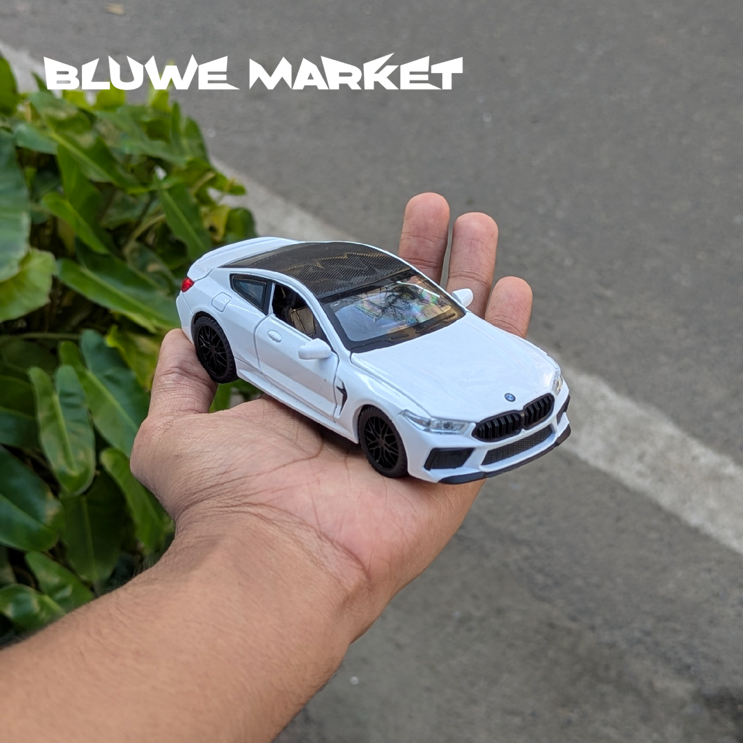 Bmw M8 Coupe 1:32 Scale Metal Diecast Car - White