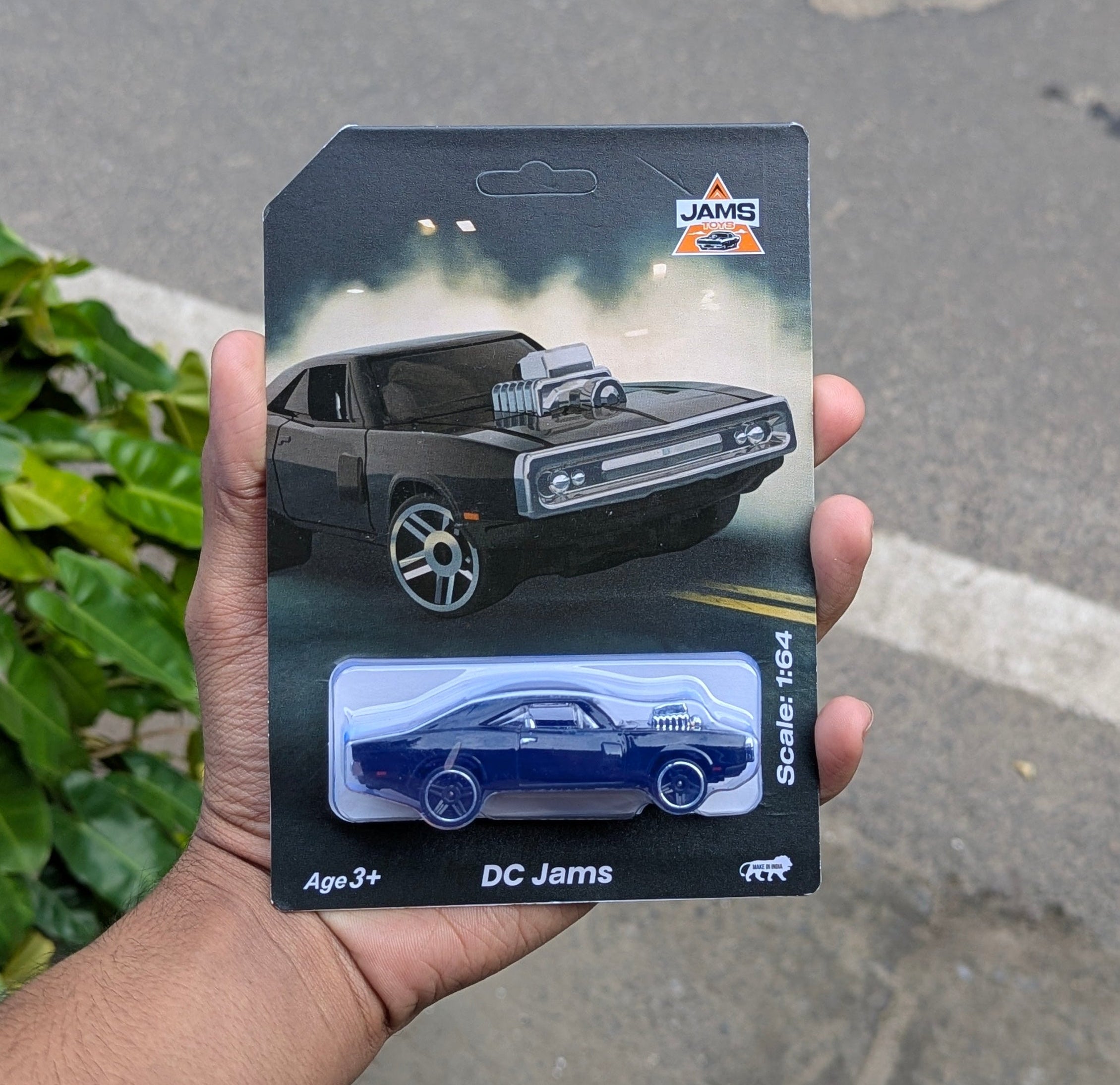 Dodge Charger 1:64 Scale Metal Diecast Car